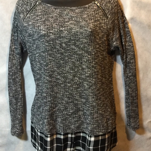 Sweater - Picture 1 of 1